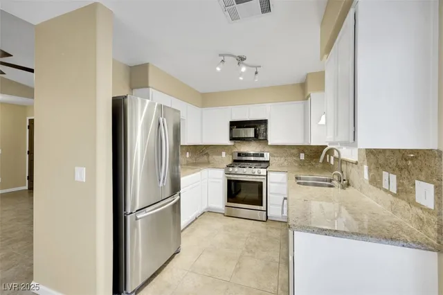 $425,000 | 1064 Eagle Owl Avenue, Henderson, NV 89015