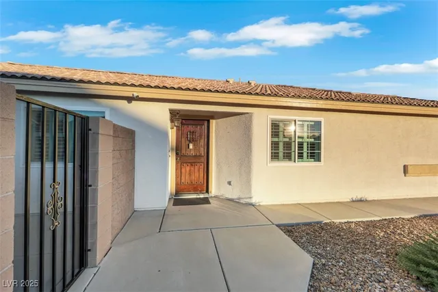$425,000 | 1064 Eagle Owl Avenue, Henderson, NV 89015