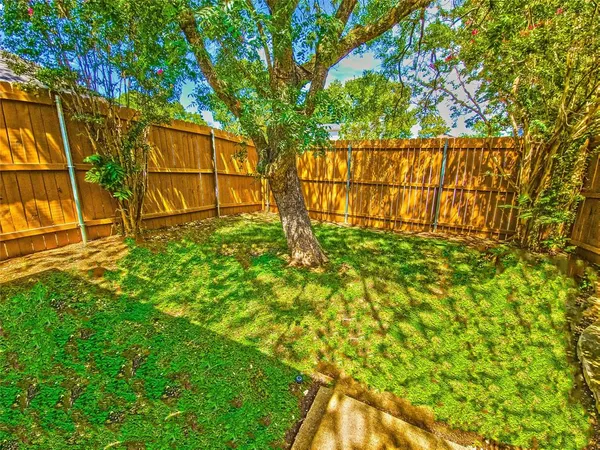 $2,500 | 1524 High Pointe Lane, Cedar Hill, TX 75104