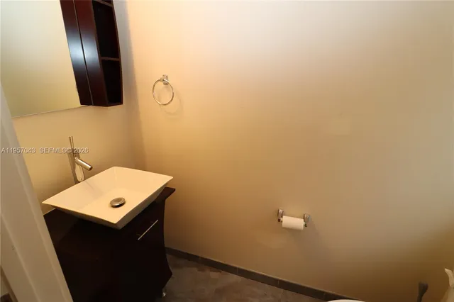 $3,300 | 609 Northeast 28th Street, Unit 3, Wilton Manors, FL 33334