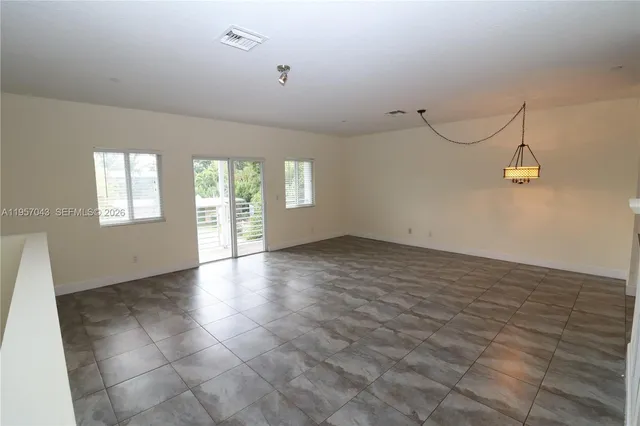 $3,300 | 609 Northeast 28th Street, Unit 3, Wilton Manors, FL 33334