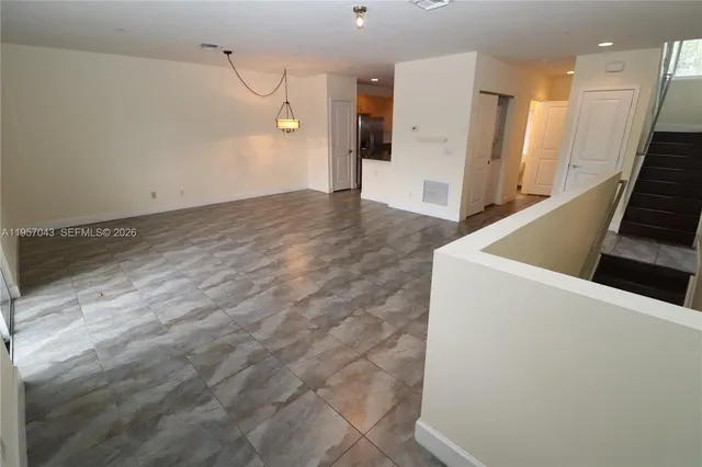 $3,300 | 609 Northeast 28th Street, Unit 3, Wilton Manors, FL 33334