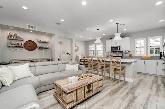 $749,999 | 837 Iris Way, Unit C, Azusa, CA 91702