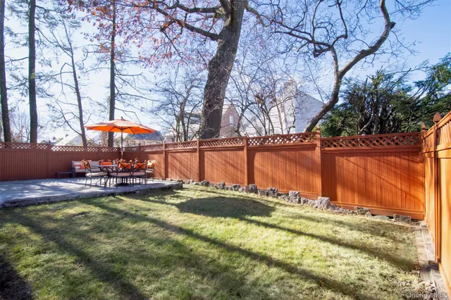 $1,270,000 | 233 Kneeland Avenue, Yonkers, NY 10705