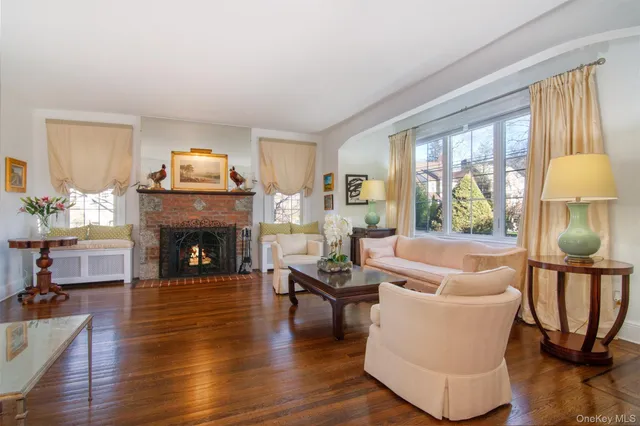 $1,270,000 | 233 Kneeland Avenue, Yonkers, NY 10705