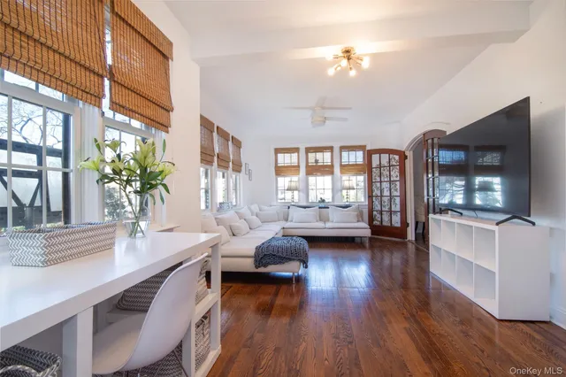 $1,270,000 | 233 Kneeland Avenue, Yonkers, NY 10705