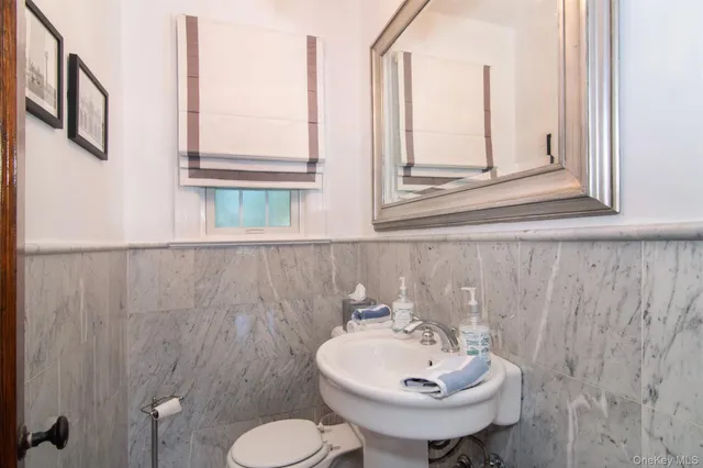 $1,270,000 | 233 Kneeland Avenue, Yonkers, NY 10705