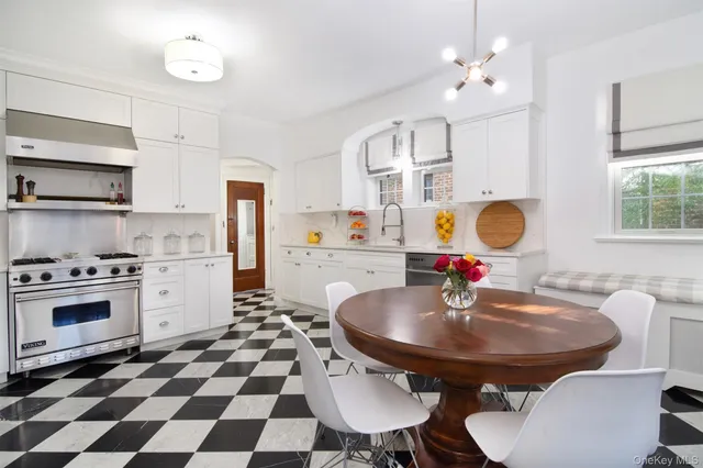 $1,270,000 | 233 Kneeland Avenue, Yonkers, NY 10705