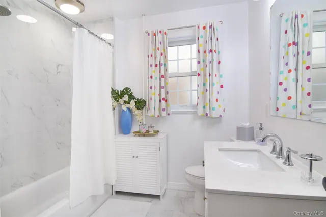 $1,270,000 | 233 Kneeland Avenue, Yonkers, NY 10705