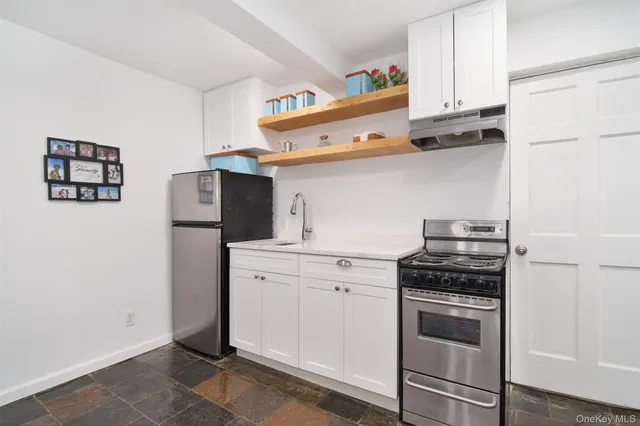 $1,270,000 | 233 Kneeland Avenue, Yonkers, NY 10705