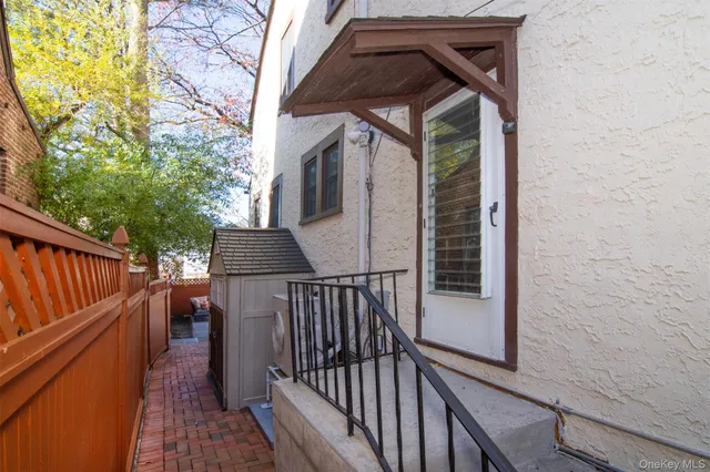 $1,270,000 | 233 Kneeland Avenue, Yonkers, NY 10705