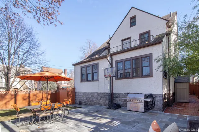 $1,270,000 | 233 Kneeland Avenue, Yonkers, NY 10705