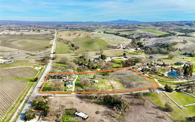 a picture of a bathroom with a shower curtain