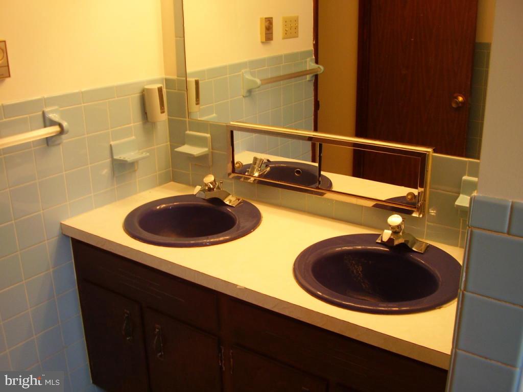 495 Saratoga Road Lancaster, PA 17603 - Photo 11 of 28 Gallery Image 11