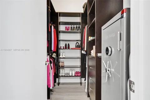 $3,045,000 | 15901 Collins Avenue, Unit 4301, Sunny Isles Beach, FL 33160