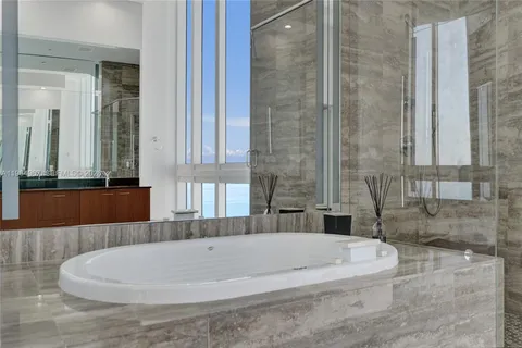 $3,149,000 | 15901 Collins Avenue, Unit 4301, Sunny Isles Beach, FL 33160