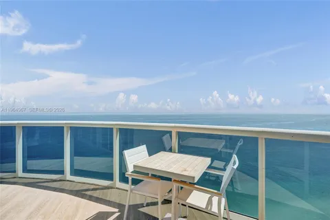 $3,045,000 | 15901 Collins Avenue, Unit 4301, Sunny Isles Beach, FL 33160