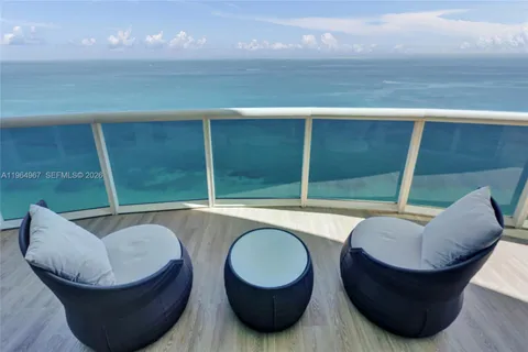 $3,045,000 | 15901 Collins Avenue, Unit 4301, Sunny Isles Beach, FL 33160