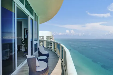 $3,045,000 | 15901 Collins Avenue, Unit 4301, Sunny Isles Beach, FL 33160