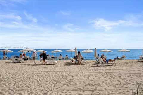 $3,045,000 | 15901 Collins Avenue, Unit 4301, Sunny Isles Beach, FL 33160