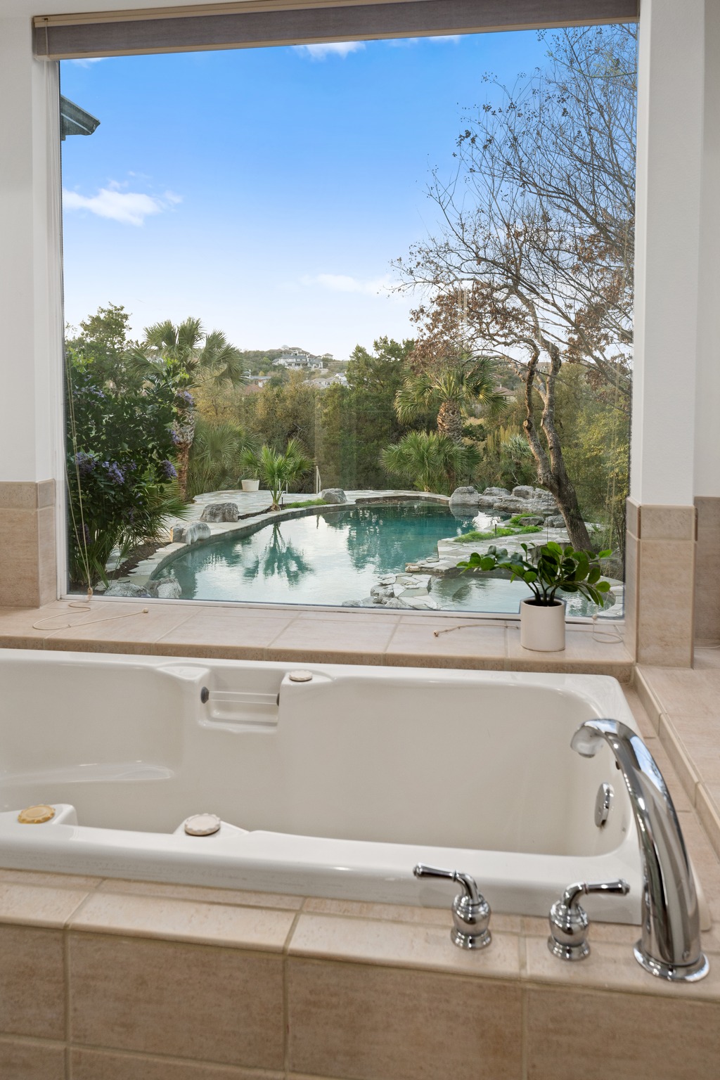 600 River Hills Road Austin, TX 78733 - Photo 21 of 40 View to back from primary bath