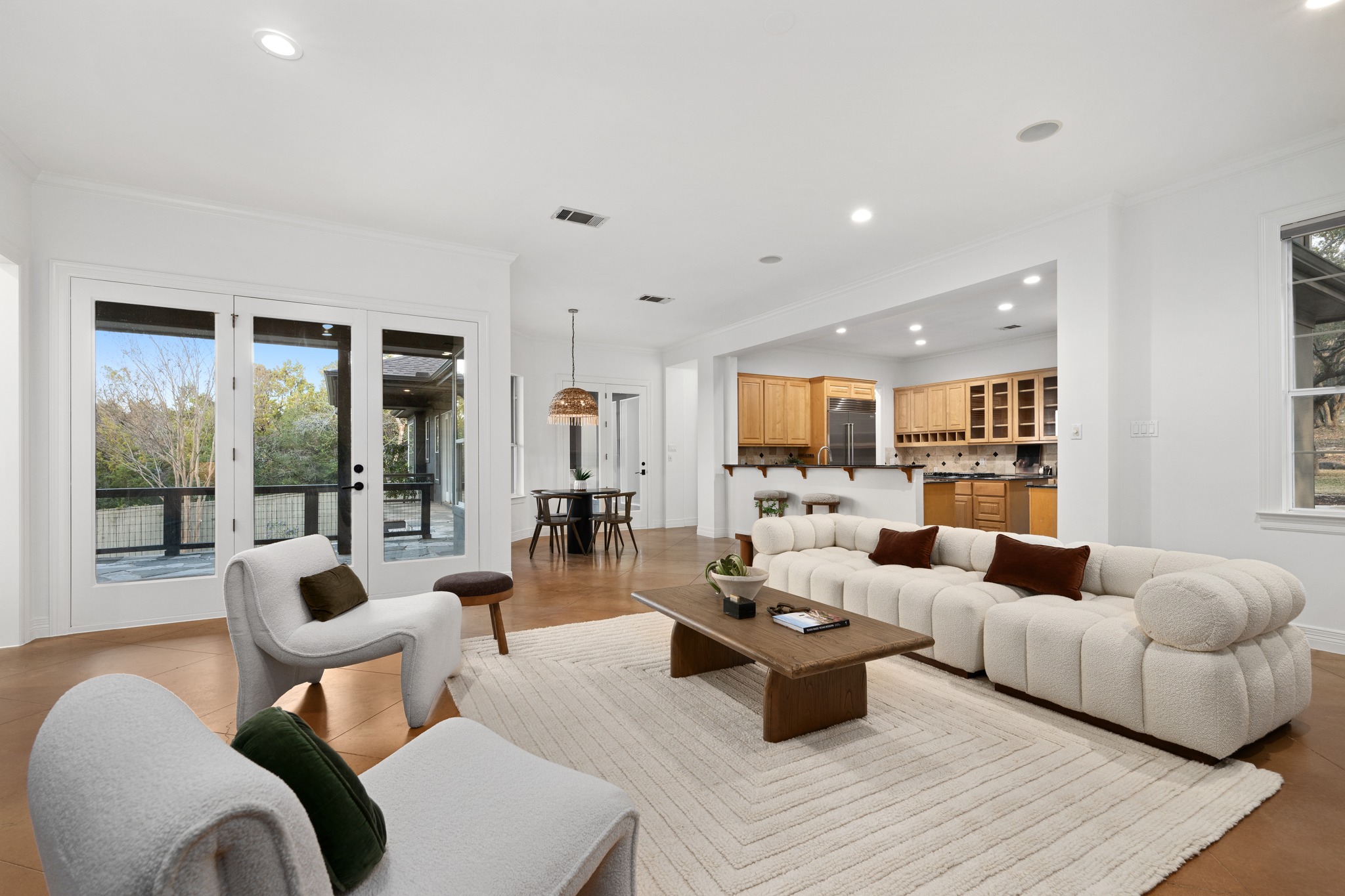 600 River Hills Road Austin, TX 78733 - Photo 9 of 40 Comfortable space for everyone