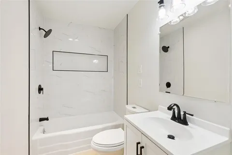 $540,000 | 7506 West Northwest Highway, Unit 9, Dallas, TX 75225