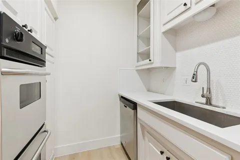 $540,000 | 7506 West Northwest Highway, Unit 9, Dallas, TX 75225