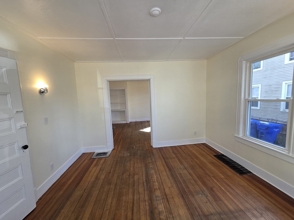 115-117 Northampton Avenue Springfield, MA 01109 - Photo 4 of 39