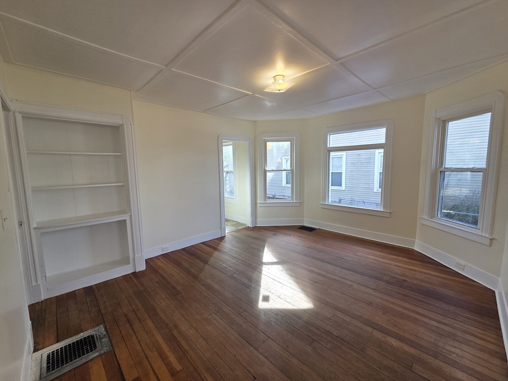 115-117 Northampton Avenue Springfield, MA 01109 - Photo 6 of 39