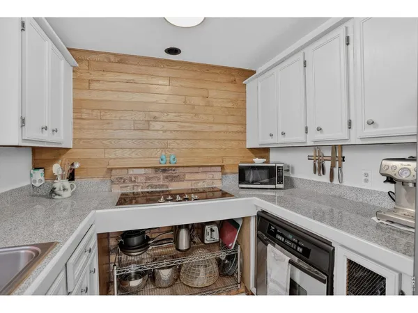 $525,000 | 760 Hickory Drive, Lyons, CO 80540