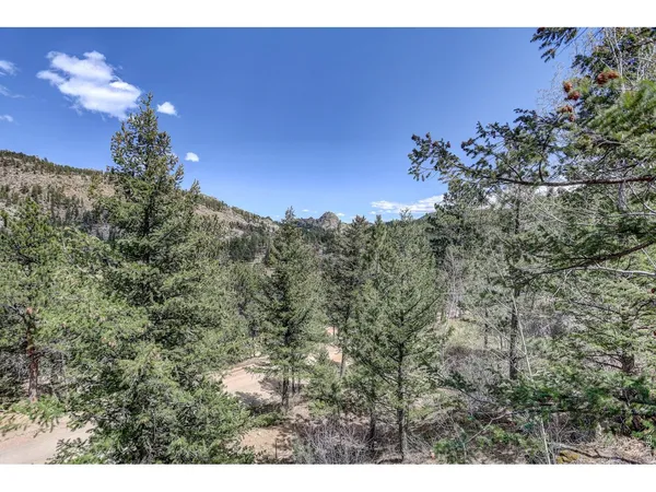 $525,000 | 760 Hickory Drive, Lyons, CO 80540