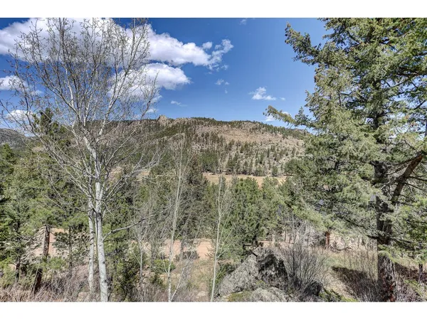 $525,000 | 760 Hickory Drive, Lyons, CO 80540