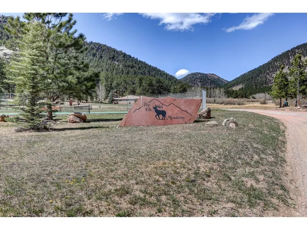 $525,000 | 760 Hickory Drive, Lyons, CO 80540