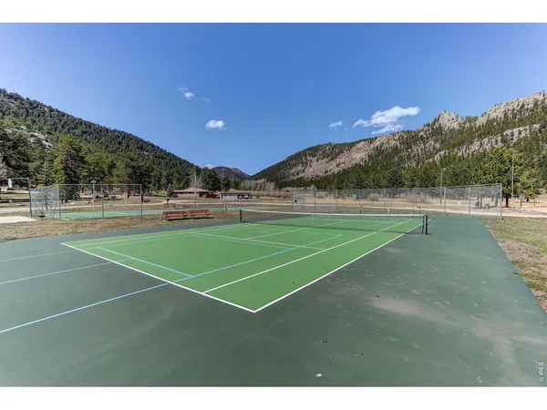 $525,000 | 760 Hickory Drive, Lyons, CO 80540