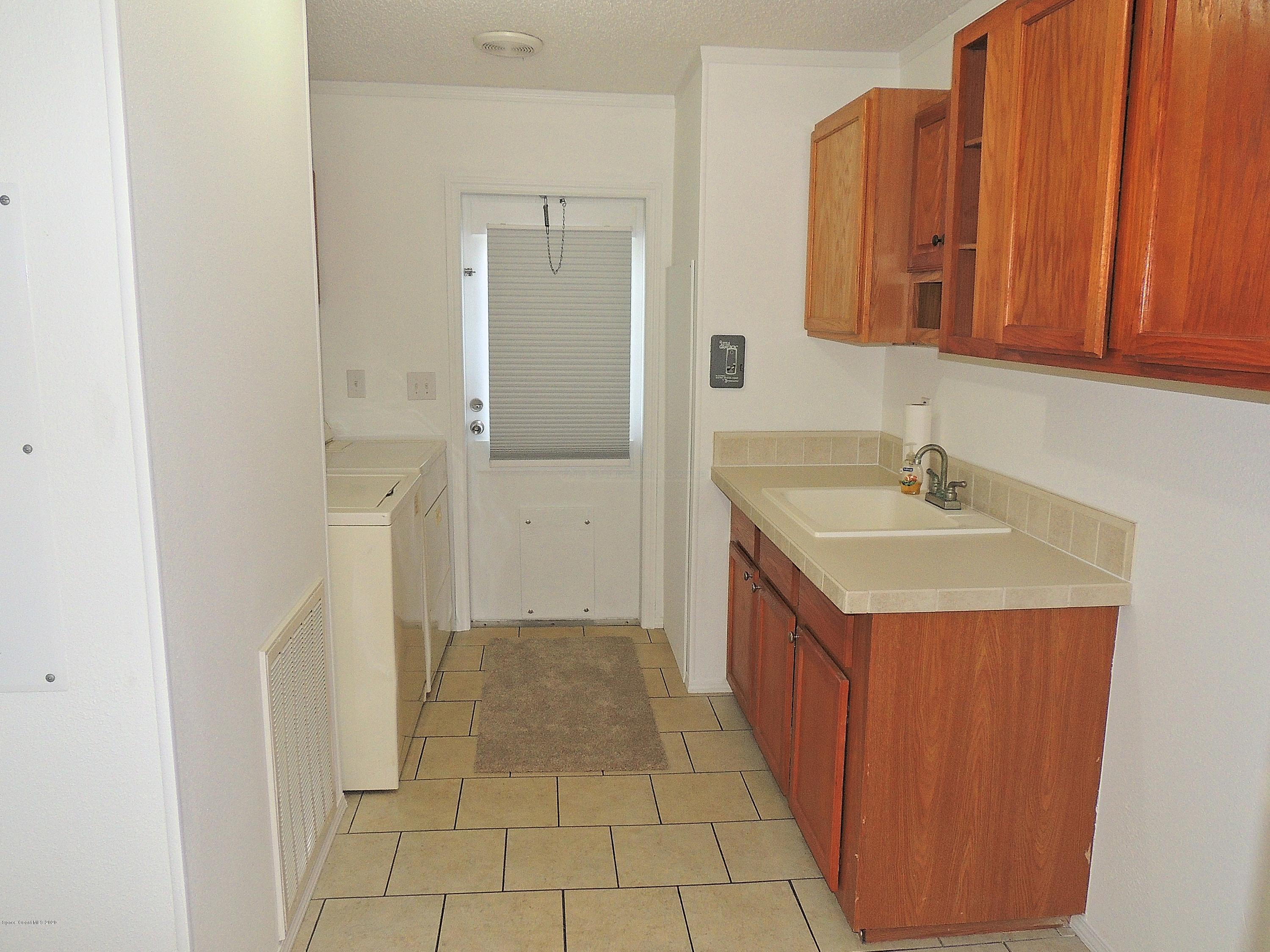 855 Phyllis Way Cocoa, FL 32926 - Photo 41 of 54 Utility / Laundry Room