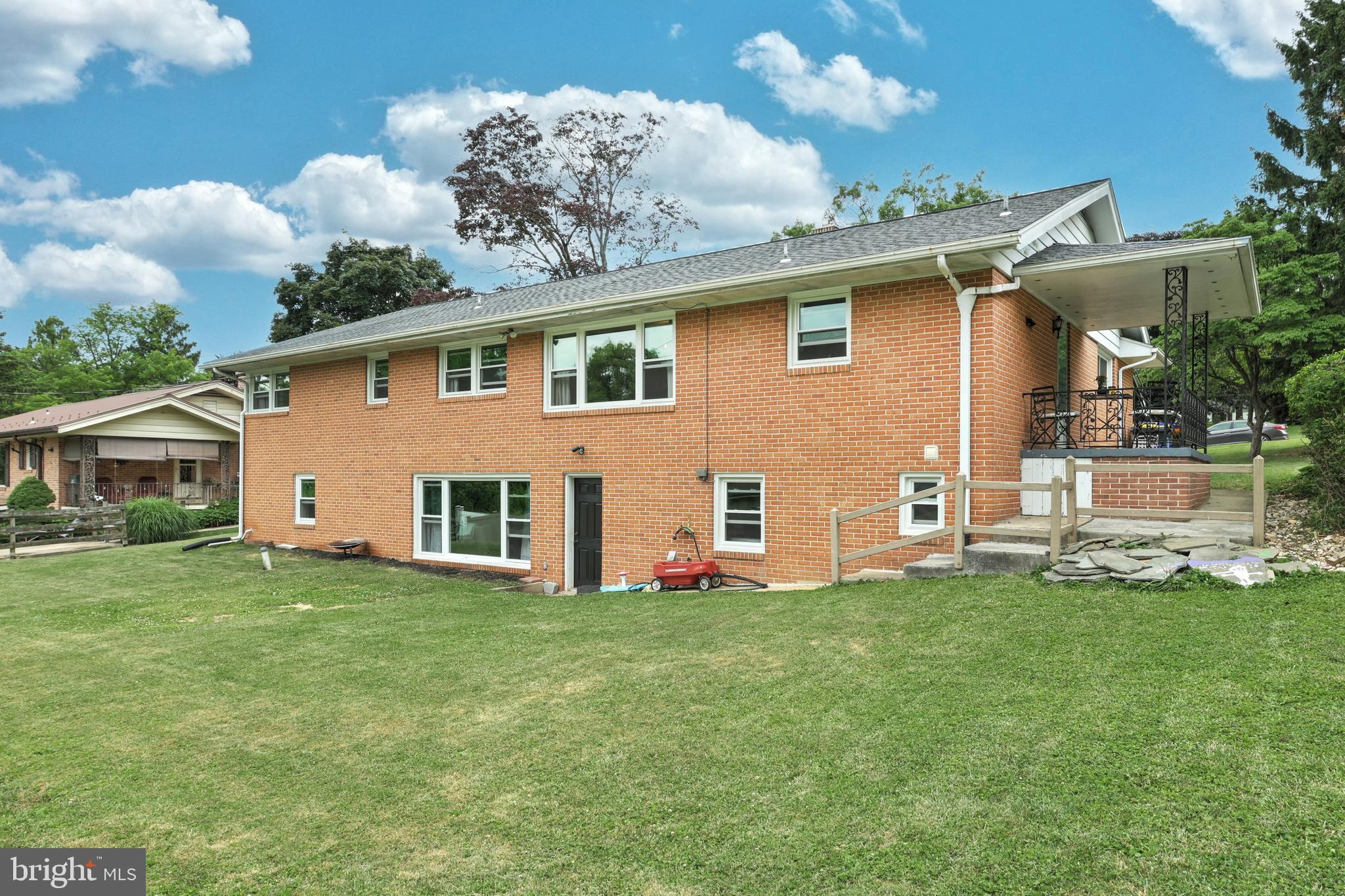 730 Woodberry Road York, PA 17403 - Photo 39 of 44 Gallery Image 39