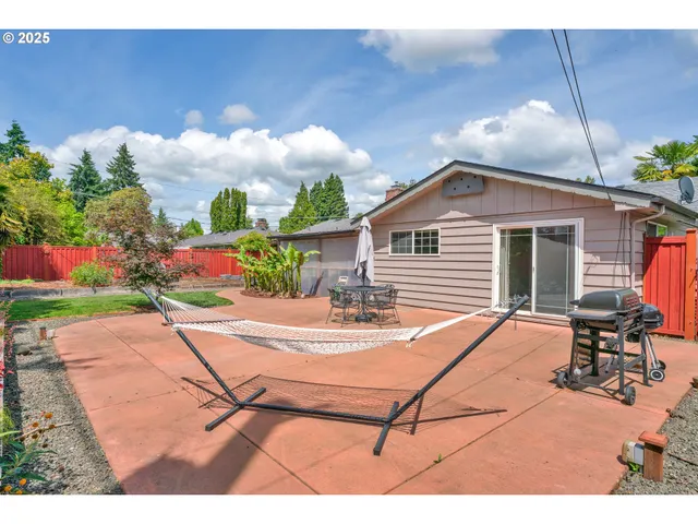 $477,700 | 2672 Cheryl Street, Eugene, OR 97408