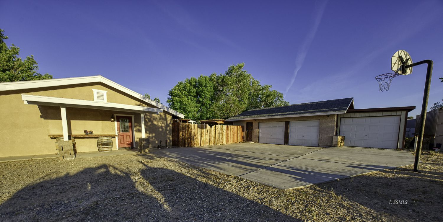 1919 Autumn Avenue Ridgecrest, CA 93555 - Photo 4 of 43