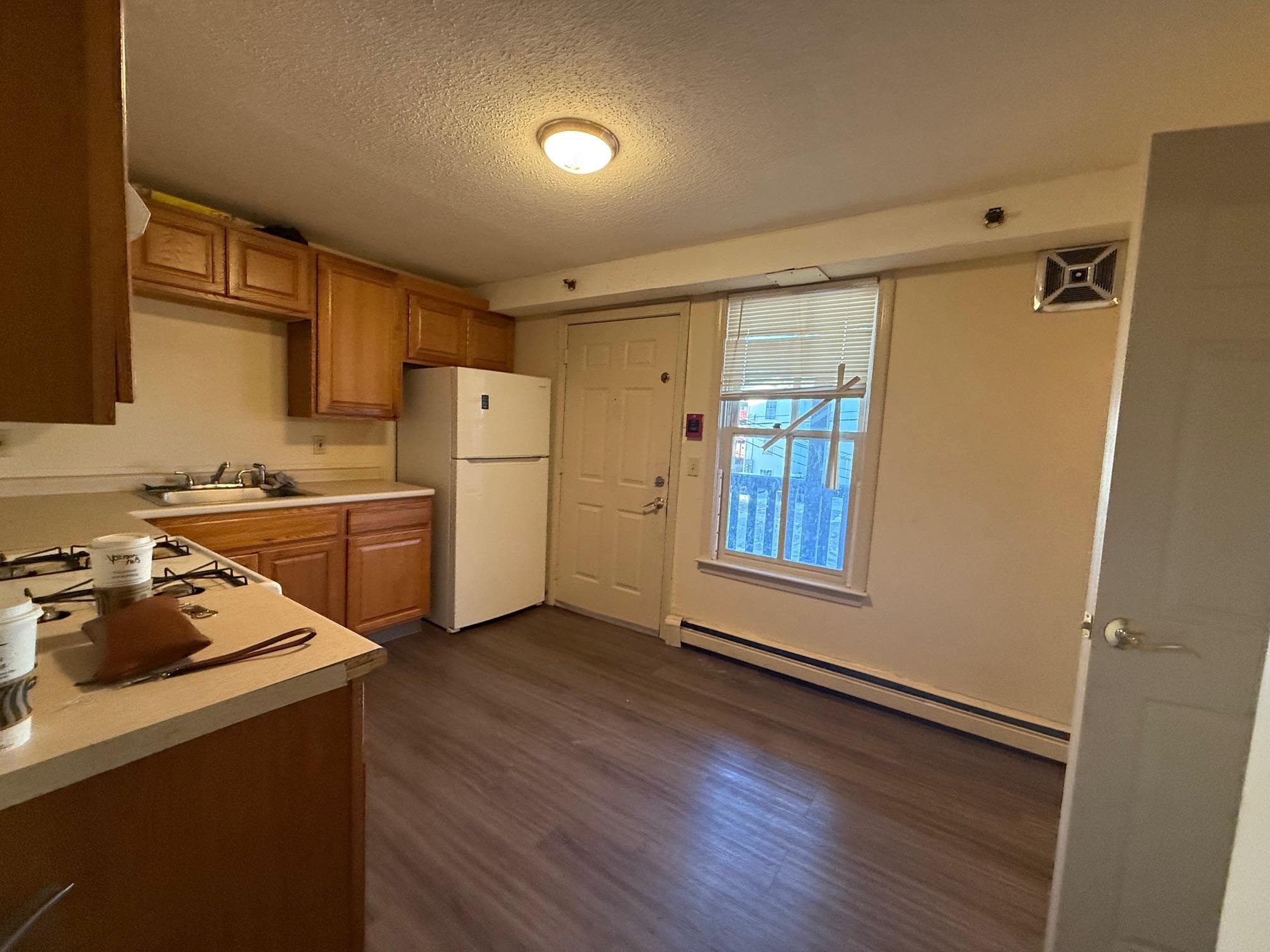 194 Spruce Street Manchester, NH 03103 - Photo 14 of 23