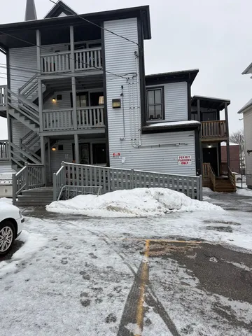 $700,000 | 194 Spruce Street, Manchester, NH 03103