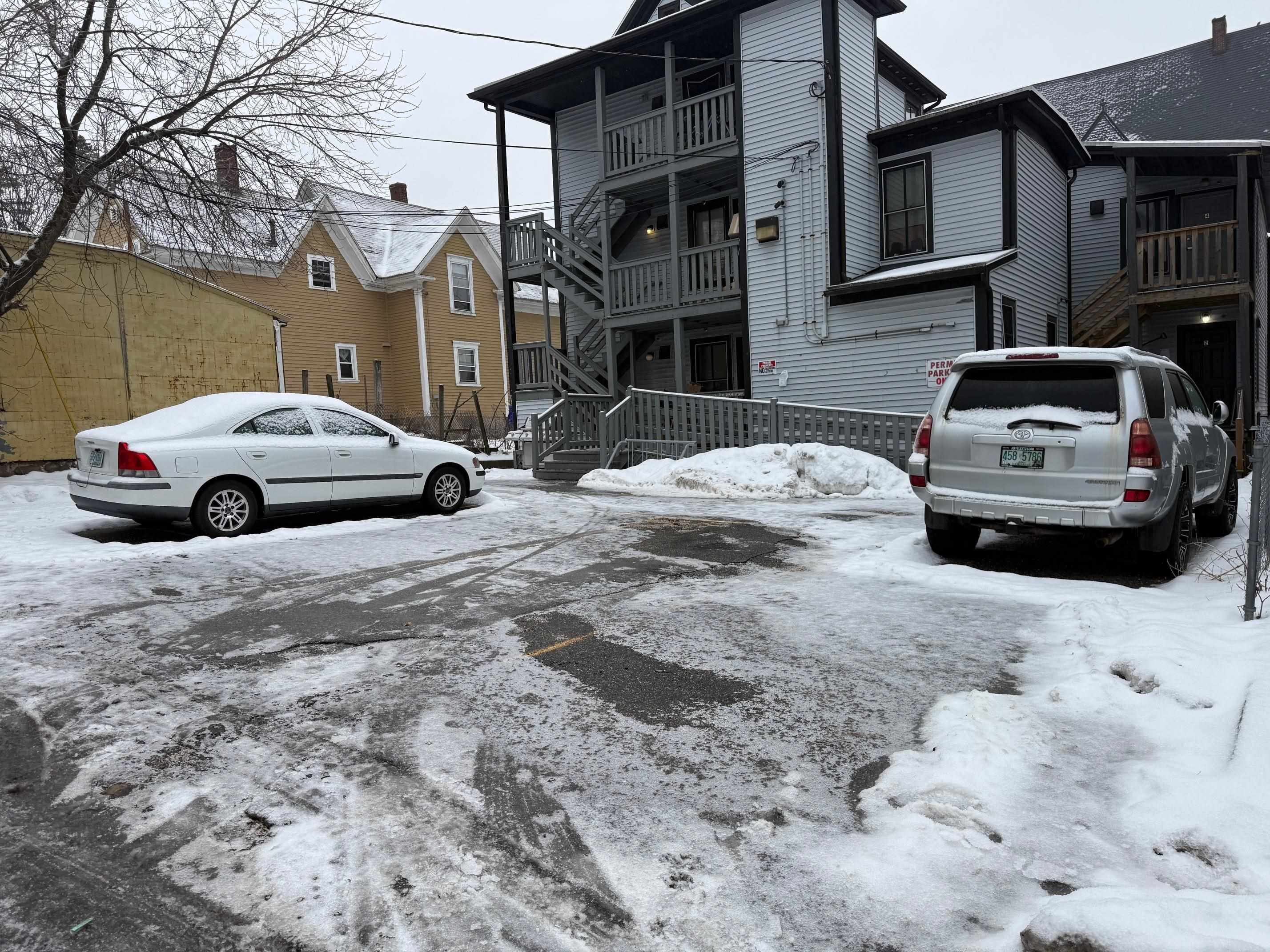 194 Spruce Street Manchester, NH 03103 - Photo 4 of 23