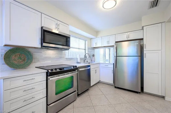 $6,000 | 833 Reef Point Circle, Naples, FL 34108