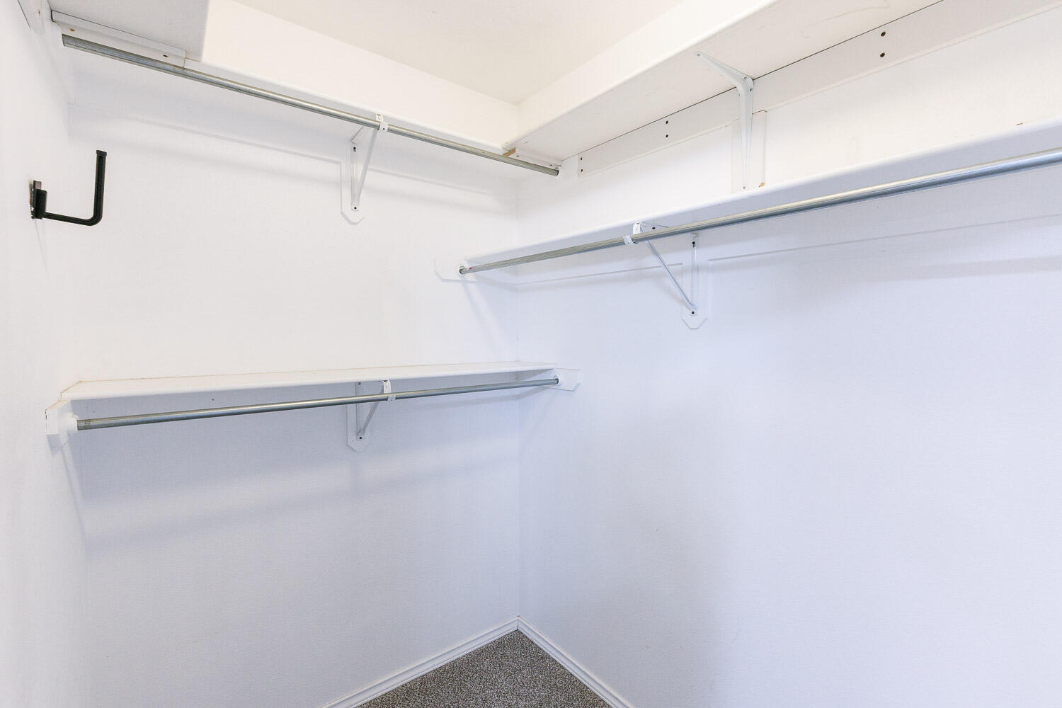 6933 35th Street Lubbock, TX 79407 - Photo 28 of 50 Primary Closet