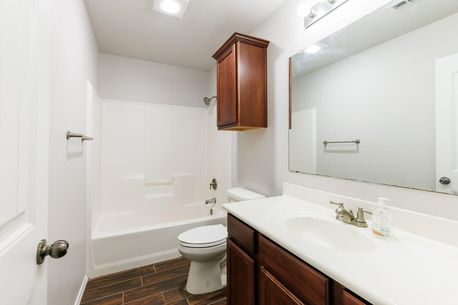 6933 35th Street Lubbock, TX 79407 - Photo 31 of 50 Second Bathroom