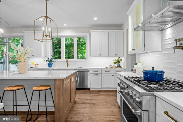 a view of walk in closet