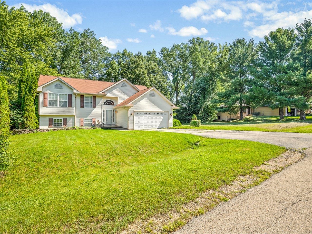 212 Rochester Road Northeast Poplar Grove, IL 61065 - Photo 4 of 39