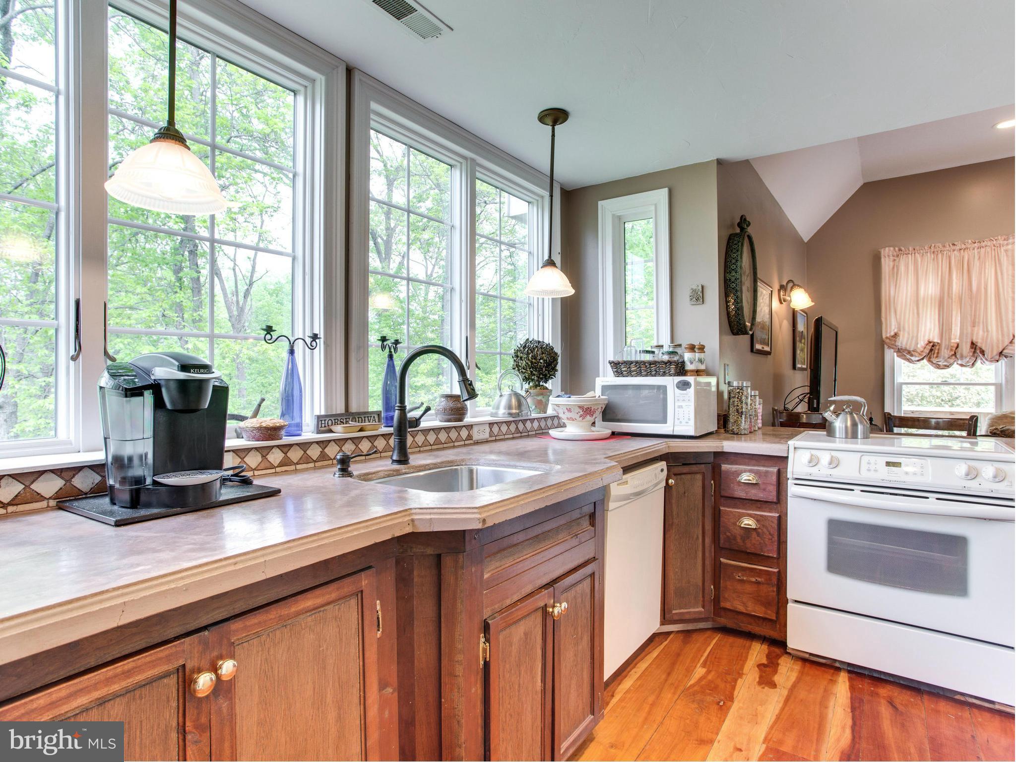 23473 Potts Mill Road Middleburg, VA 20117 - Photo 20 of 30 GUEST HOUSE KITCHEN