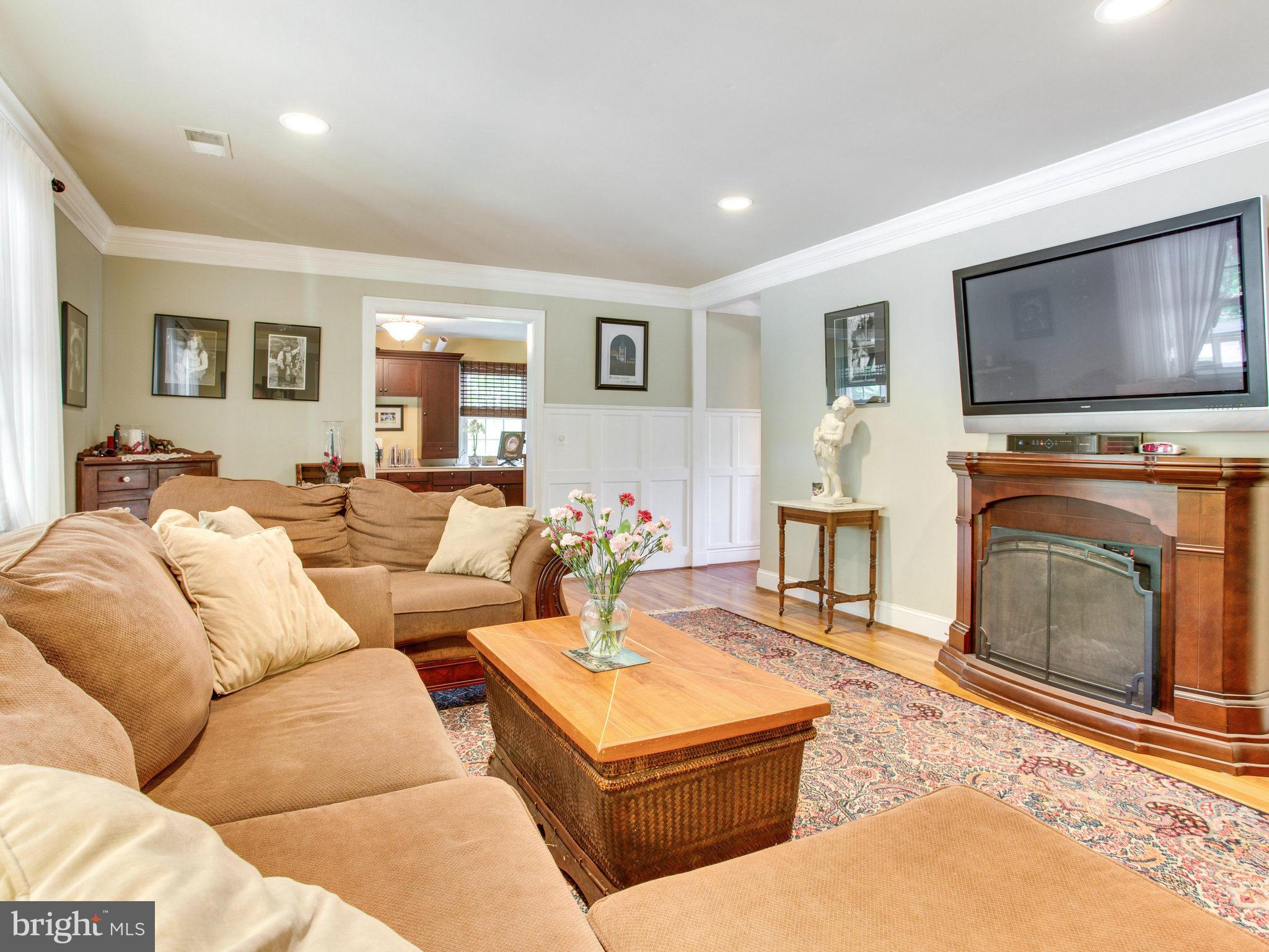 23473 Potts Mill Road Middleburg, VA 20117 - Photo 3 of 30 Living Room