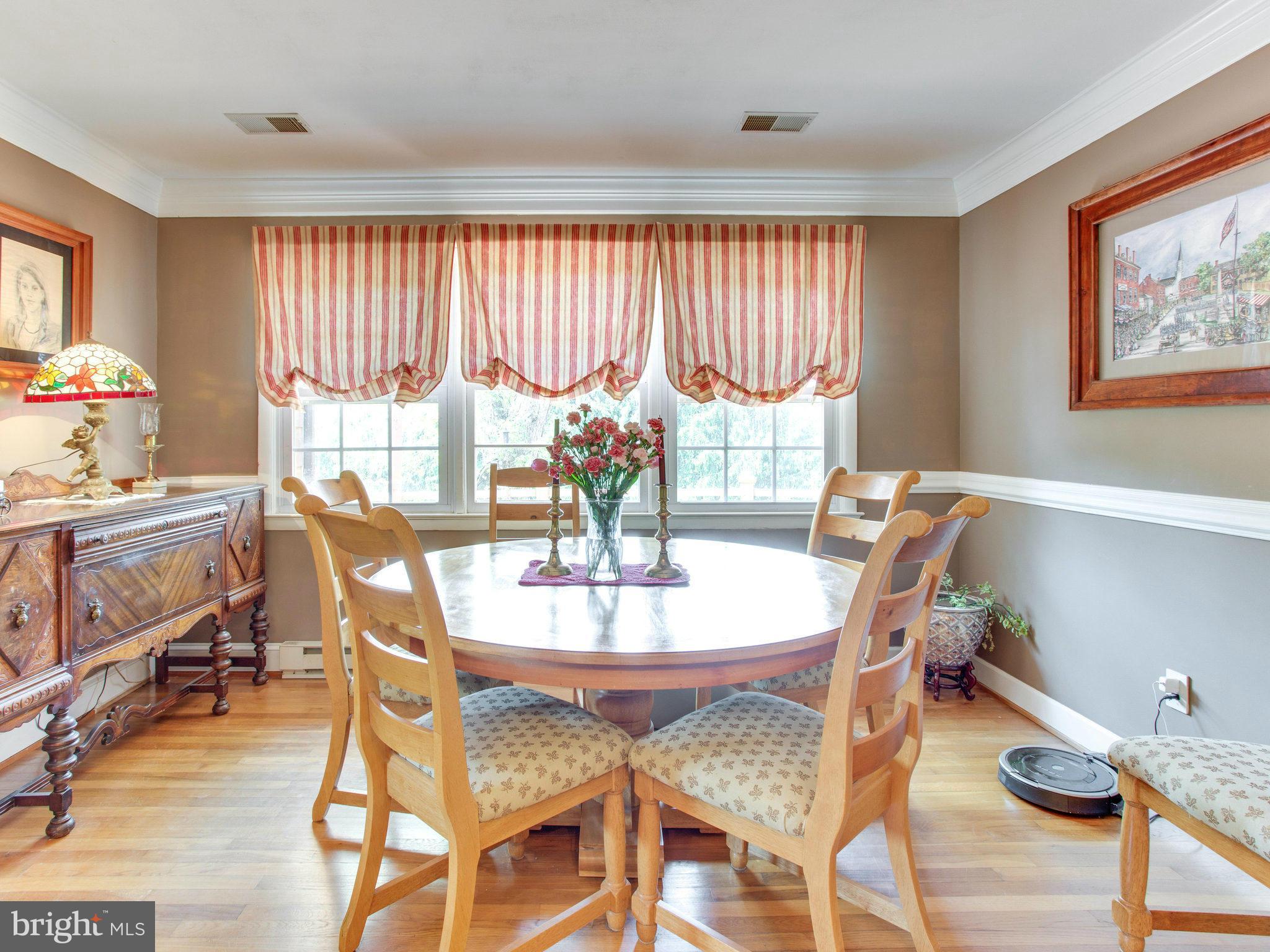 23473 Potts Mill Road Middleburg, VA 20117 - Photo 4 of 30 Dining Room